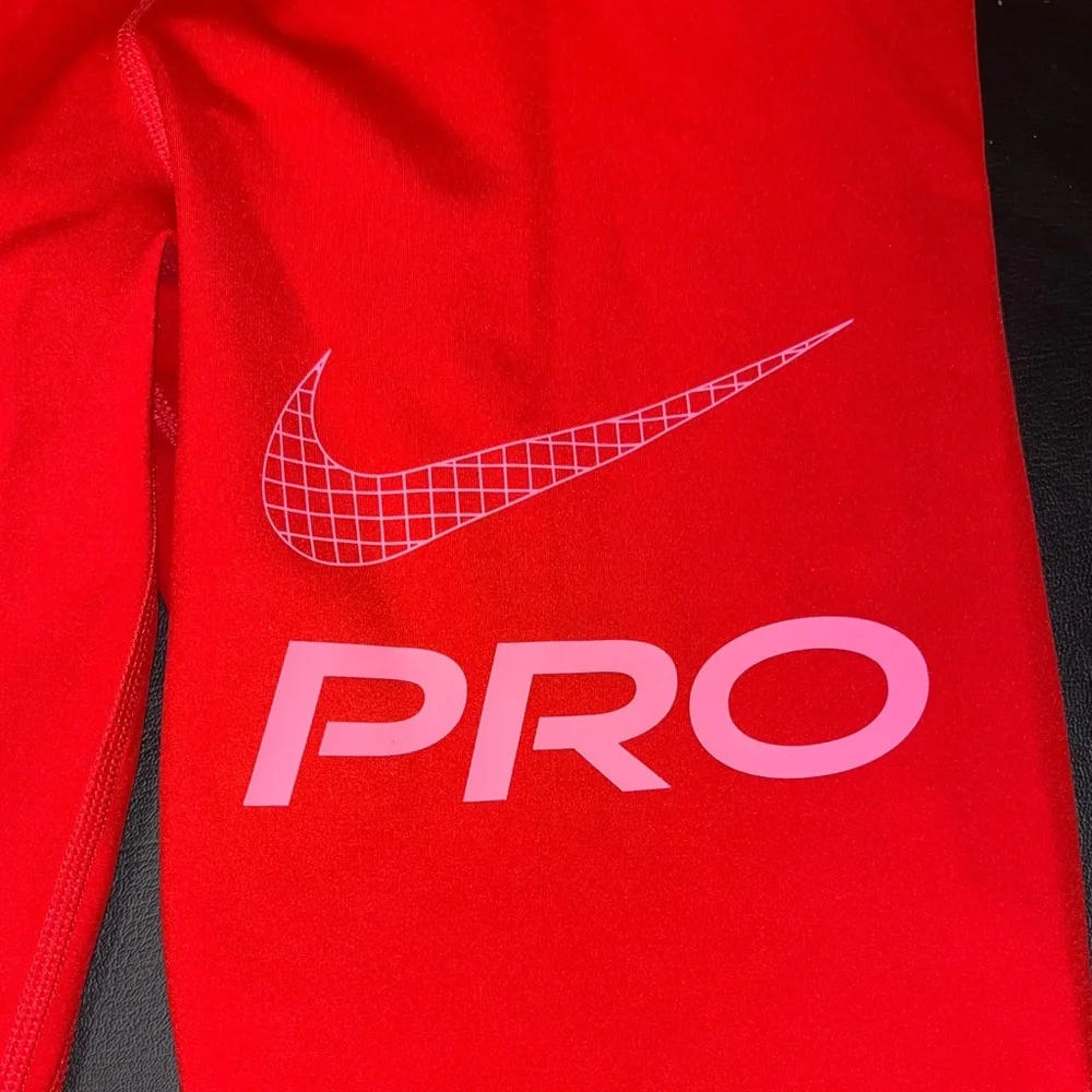 Nike checkered waistband Bright Red Leggings small - Picture 4 of 4